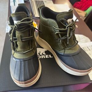 Sorel Utility Green and Black Lace-Up Boots Size 6 Women’s